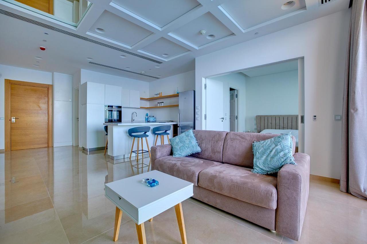 Ferienwohnung Luxurious Apt With Ocean Views And Pool In Tigne Point Sliema Exterior foto